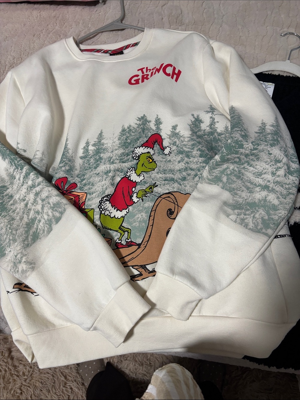 Target Cream The Grinch Holiday Crewneck Sweatshirt with Green & Red Graphic
